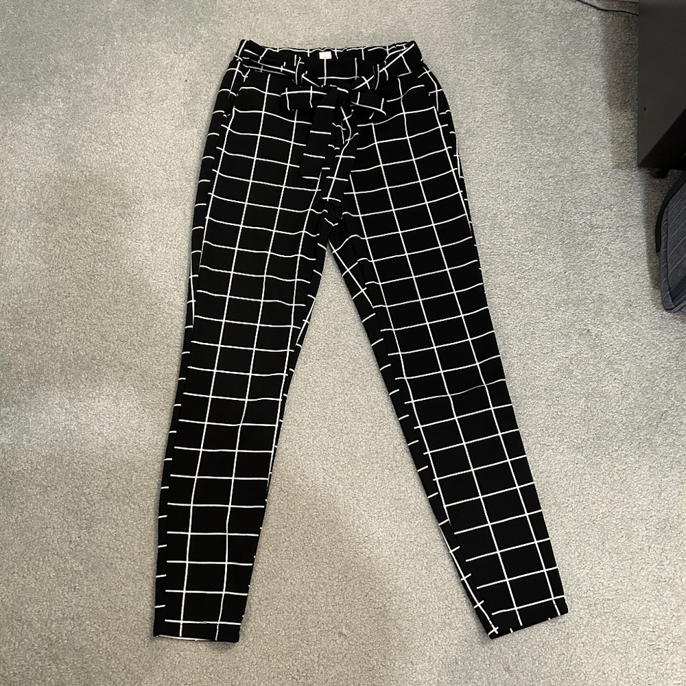 Black & White Lattice Print Crop Pants Size Small